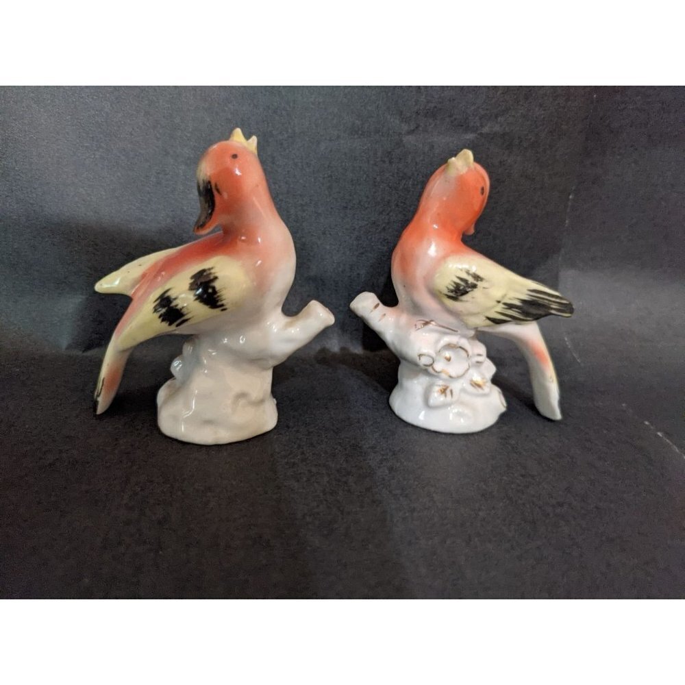 vintage Bird figurine‎ set of 2 red yellow  white black Sparrow Cardinal  3.5 in